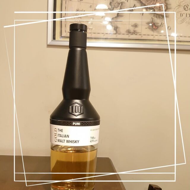 🥃🥃 イタリアのウィスキーを飲もう 🥃🥃
こんばんは🌙
本日は当店で飲めるイタリアのウィスキーのご紹介です。
【PUNI The Italian Malt Whisky GOLD】
～～ Puni（プーニ）～～
プーニ蒸留所は２０１０年イタリア初のウイスキー専門蒸留所として誕生。２０１５年１０月、イタリア産モルトウイスキーを初めてリリースしました。
💡 GOLDの特徴 💡
ゴールドは古典的なスタイルのモルトウイスキー。
ファーストフィルのバーボン樽だけで熟成されたこのウイスキーは、鮮やかな黄金色。時を超越した特徴のある香りと優美さが特徴です。
豊かな甘さを輪郭に、絶妙で穏やかな風味を是非ご堪能ください✨✨✨
冬の長くて静かな夜に
ゆっくりグラスを傾けませんか？🌃✨
スタッフ一同、お客様のご来店を心よりお待ちしております🍀
#イルコーボ
#イタリア
#イタリアウィスキー
#43%
#ウィスキー43％
#プーニ
#静かな夜に
#大人な時間
#駅近 
#カジュアルイタリアン
#ワイワイ楽しく
#デートＯＫ
#ゆったり飲める
#ジャズが流れる店内
#雰囲気ＯＫ
#人気のイタリアン
#ウイスキー
#変わったお酒
#海外ウイスキー
#お酒の種類が豊富